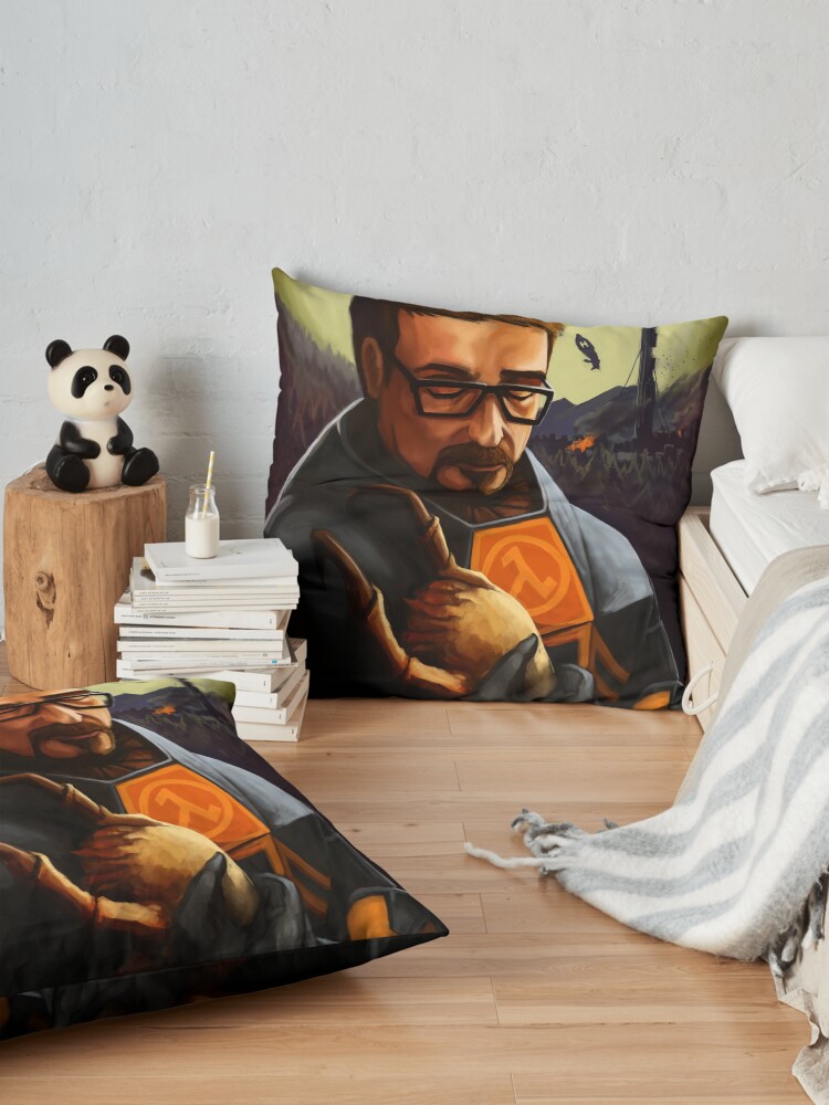 Gordon Holding A Headcrab Throw Pillow - Image 2