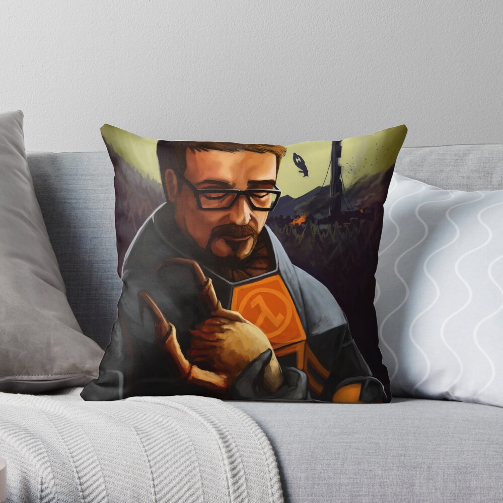 Gordon Holding A Headcrab Throw Pillow